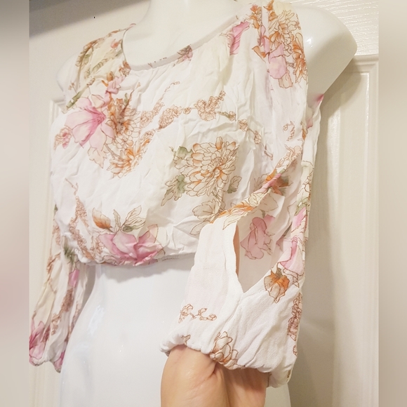 Forever 21 floral cropped top - Picture 2 of 3